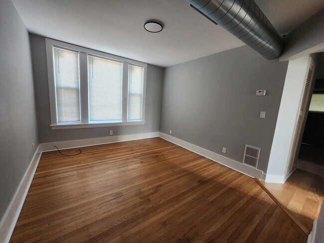 Building Photo - 5025 W Berenice Ave