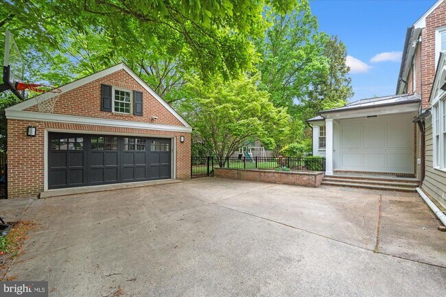 Building Photo - 3701 Blackthorn Ct