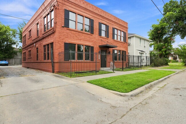 Building Photo - 6825 Avenue C