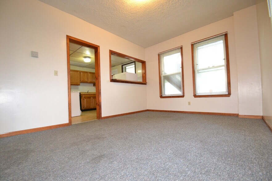Building Photo - 369 Sherman St