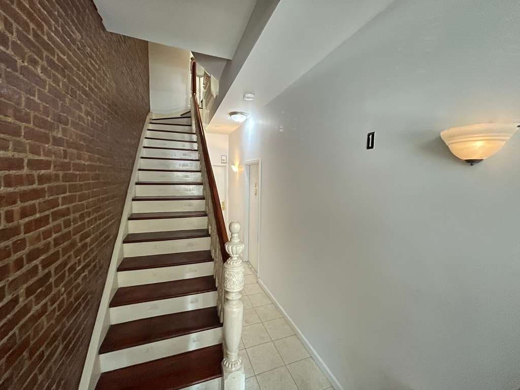 Building Photo - 568 W 187th St