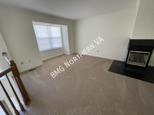 Building Photo - 865 Tall Oaks Square