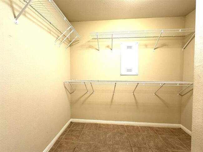 Building Photo - 807 Centerbrook Pl