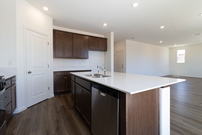 Building Photo - Stunning new home for rent in Manteca!