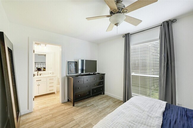 Building Photo - 3605 Leafield Dr