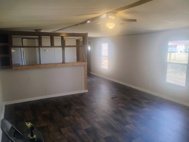 Building Photo - Chris McG 740