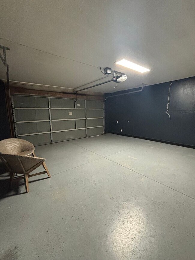 Building Photo - Beautiful Rancho Cucamonga 3 Bedroom/ 2 Bath Home