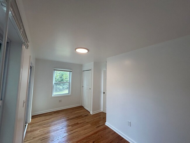 Building Photo - Huge, Newly Renovated House in Asbury Park!