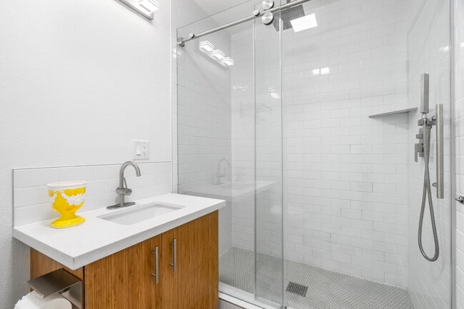 Building Photo - 2627 N Cerritos Rd