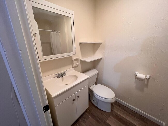 Building Photo - 30 Cross St