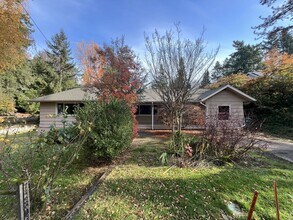 Building Photo - Beautiful 3-Bedroom Home with Remodeled Kitchen, Dual Living Spaces & Spacious Backyard