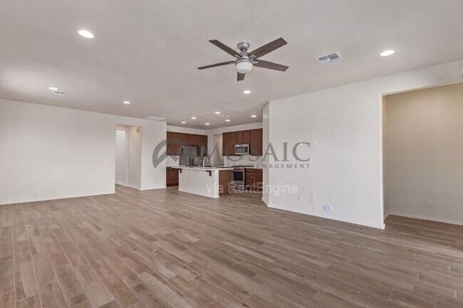 Building Photo - 3320 W Dunbar Dr
