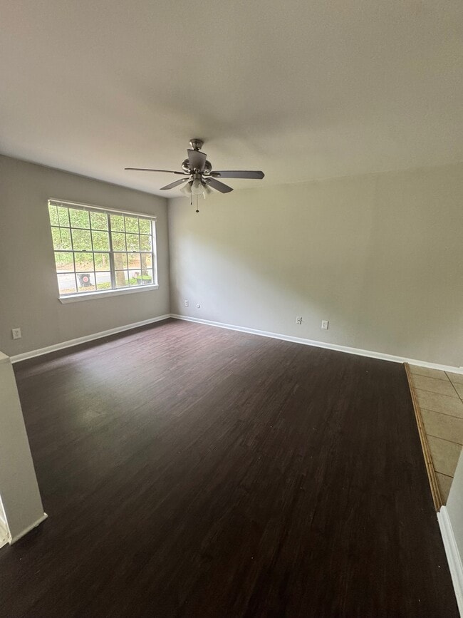 Building Photo - 8420 Stonewall Jackson Dr