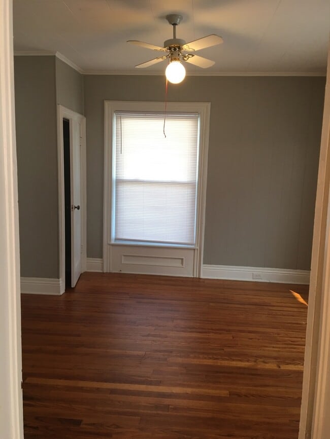 Building Photo - Gorgeous 5 bedroom 2 bath located on friendly neighborhood for rent!!!