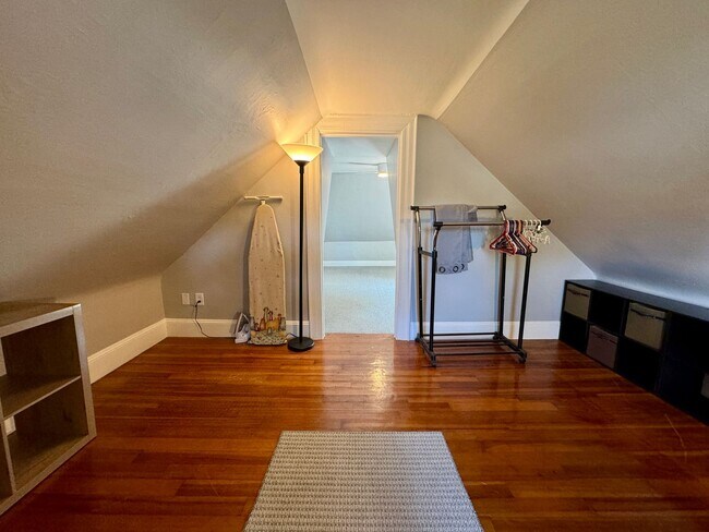 Building Photo - 3BD/1.5BA South Portland Single Family Home!! W/D In-Unit & Storage in Basement & Shed! Available...