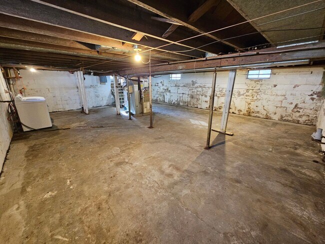 Building Photo - 3022 Hartzer St