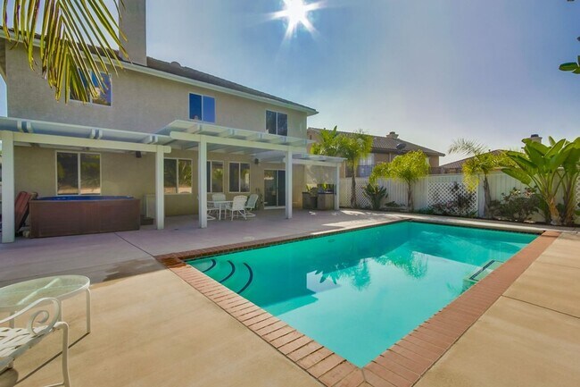 Building Photo - Gorgeous 4 Bedroom Santa Fe Hills Home With a Pool!