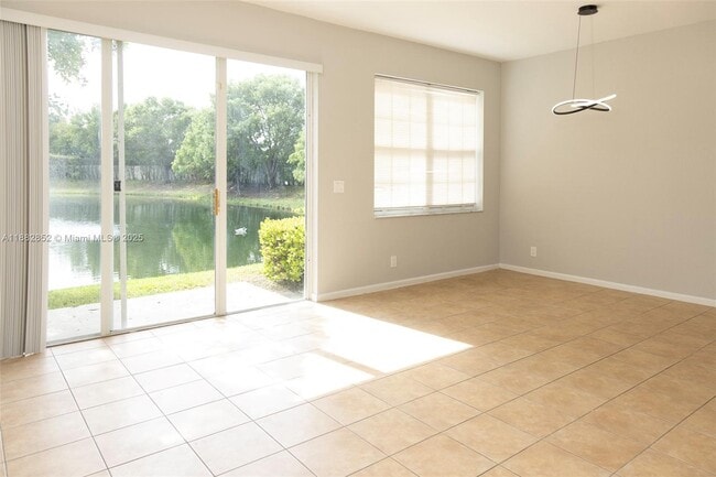Building Photo - 5662 Enclave Pl