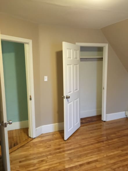 Building Photo - 609 Cambridge St