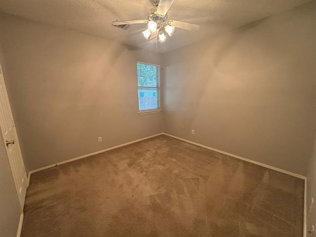 Building Photo - 2208 Wildwood Ln