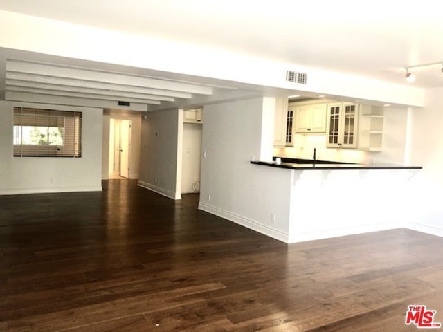 Building Photo - 435 N Oakhurst Dr