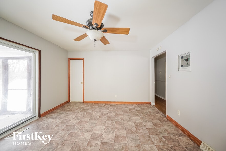 Building Photo - 130 Buisdale Dr