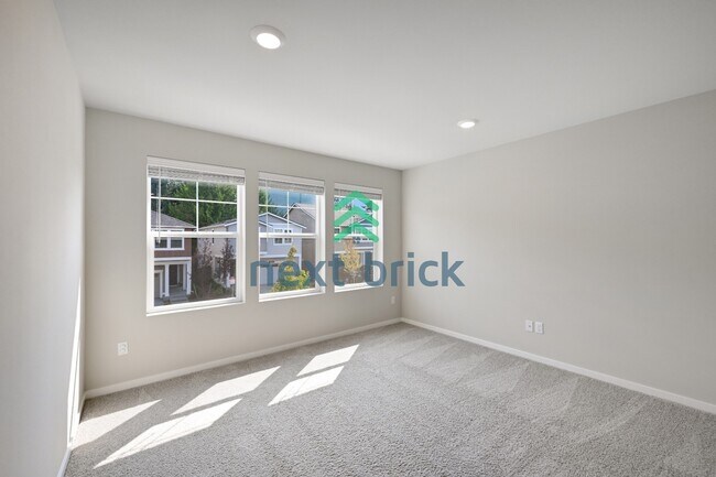 Building Photo - "Charming 3-Bed Home with 2.5 Baths in Picturesque Snohomish – 1720 Sq. Ft. of Comfort Awaits!"