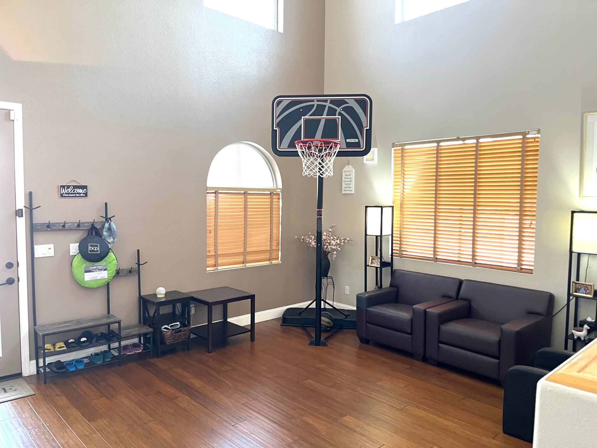 Building Photo - 7729 Villa Gabriela Ave