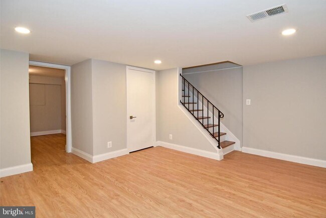 Building Photo - 3402 S Stafford St