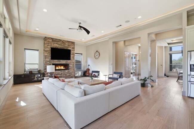 Building Photo - 3813 Calverhall Way
