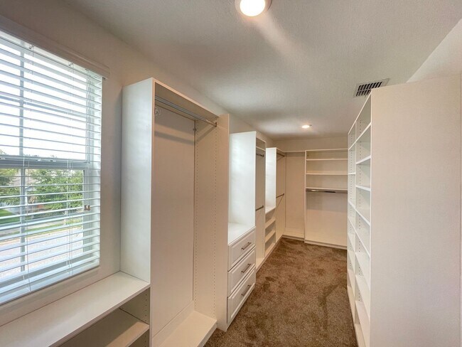 Building Photo - 10881 Longleaf Woods Dr
