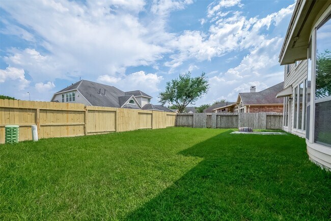 Building Photo - 16010 Juniper Shores Dr