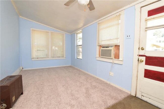 Building Photo - 5110 Evans Ave