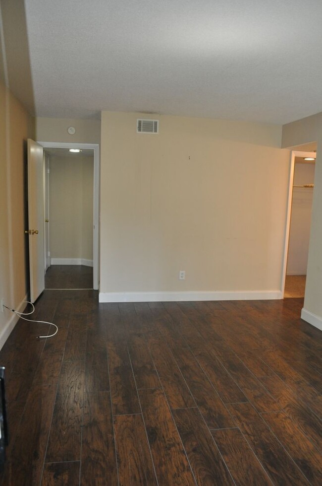 Building Photo - Fairways 1st floor condo available