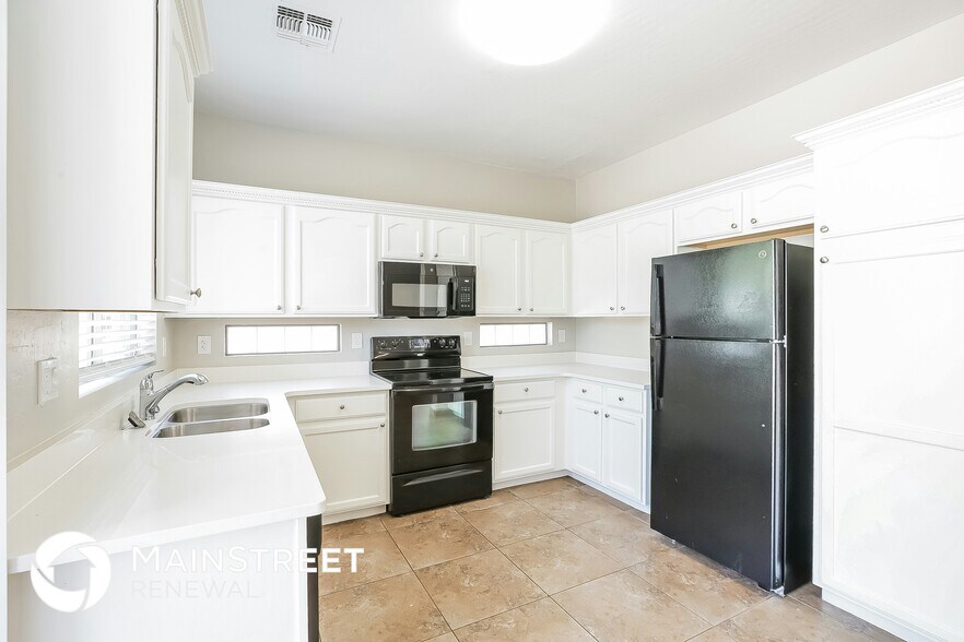 Building Photo - 11367 W Yavapai St