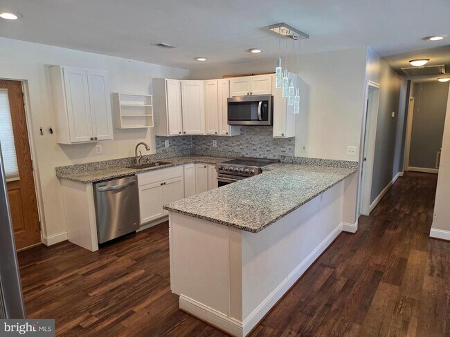 Building Photo - 1342 Edna Rd