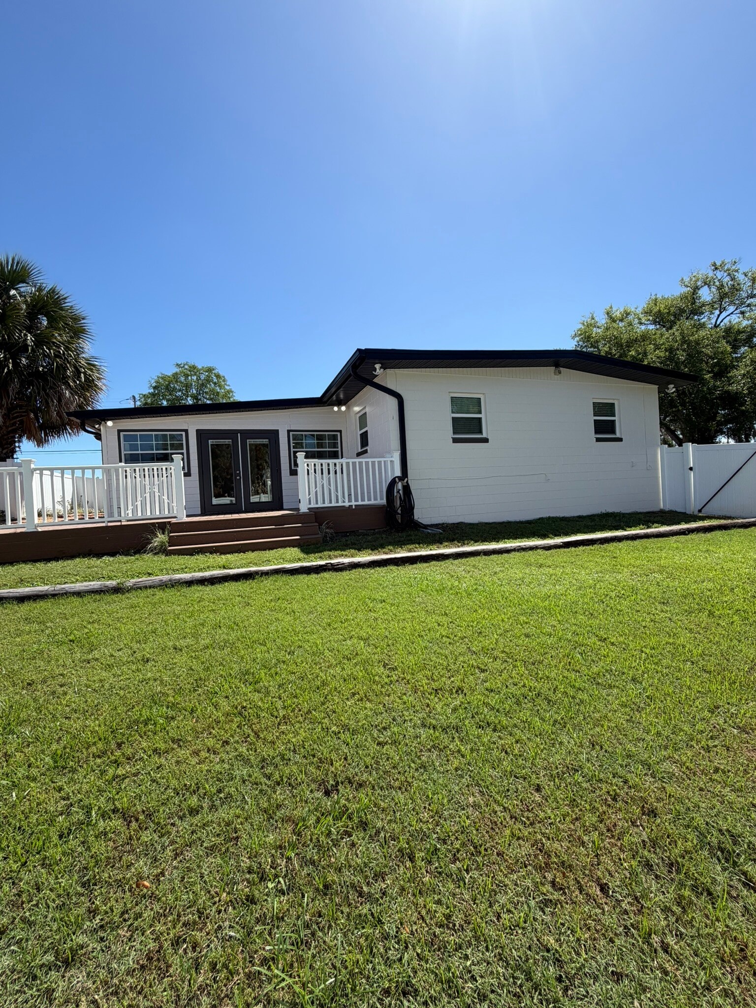 Building Photo - 268 2nd St