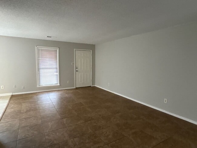 Building Photo - Freshly Transformed 3 bedroom home - Open To Section 8