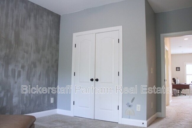 Building Photo - 7165 Bridgemill Dr