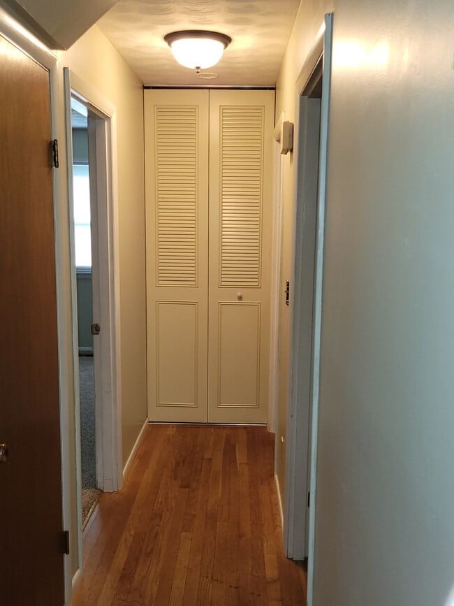 Building Photo - 3915 S Orchard Ct
