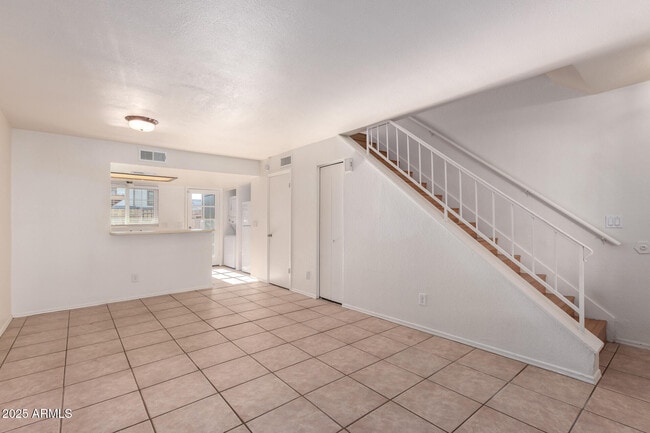 Building Photo - 6606 W Jamaica Dr