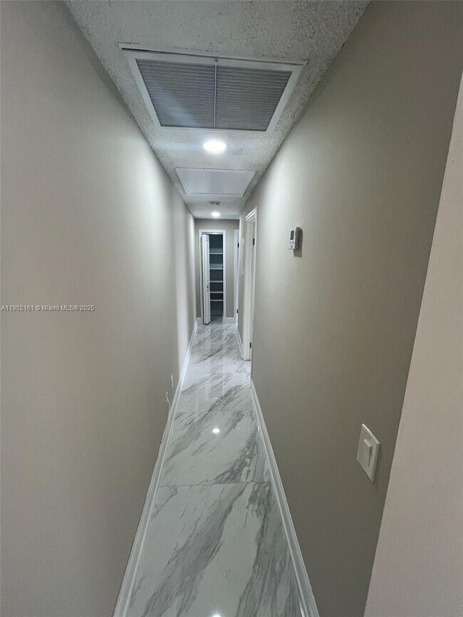 Building Photo - 5416 Eagle Lake Dr