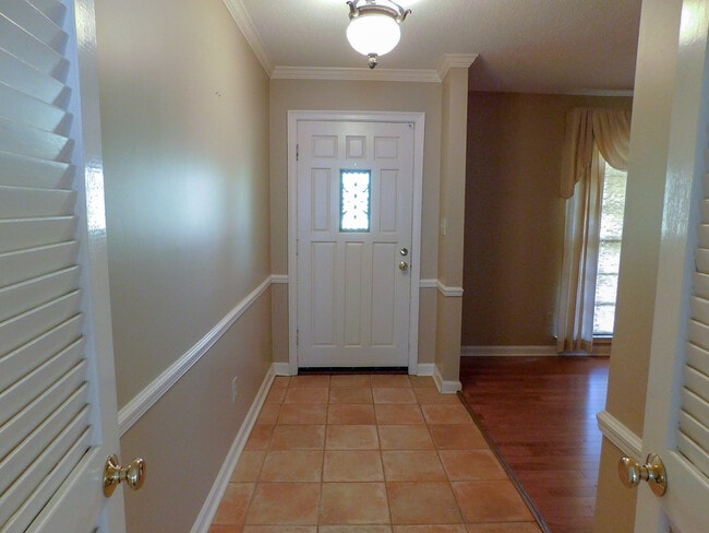 Building Photo - 212 Davors Dr