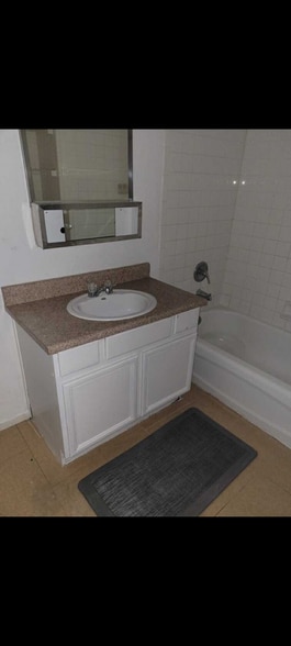 Building Photo - 2141 Hussium Hills St