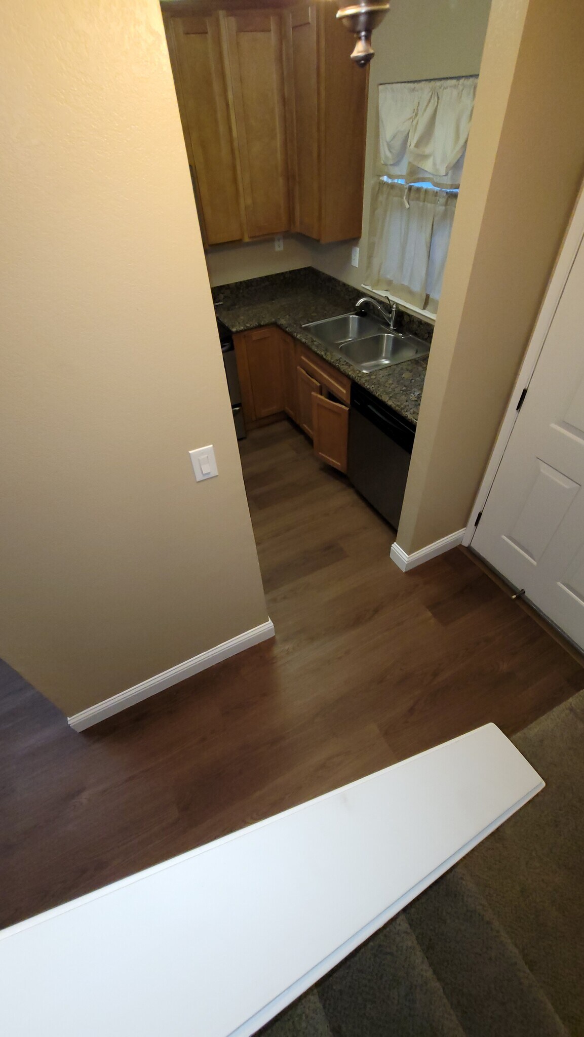 Building Photo - 788 Center Ave