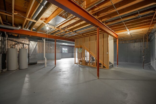 Building Photo - 552 Waters Edge Dr