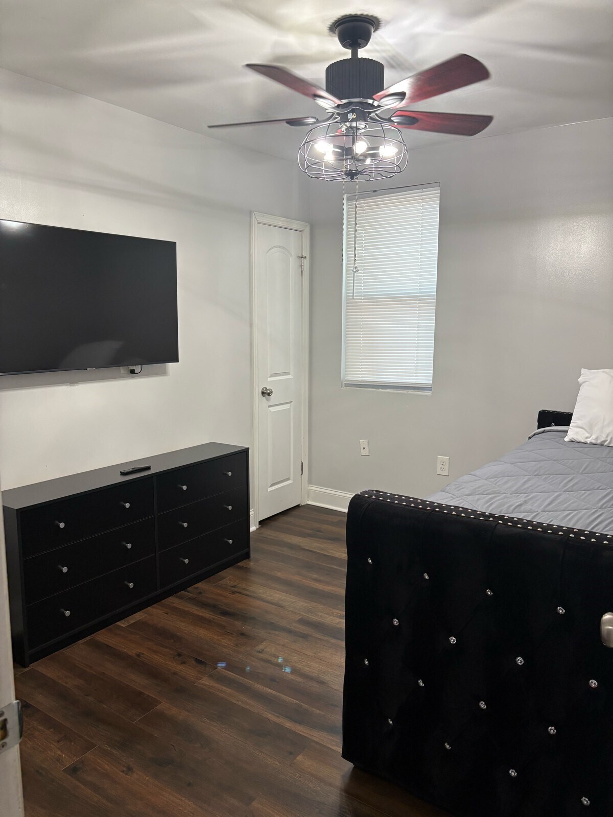 Building Photo - 5033 E Capitol St SE