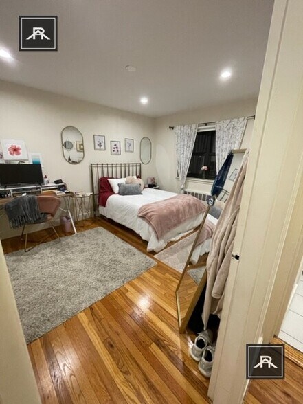 Building Photo - 32 Harvard Ave