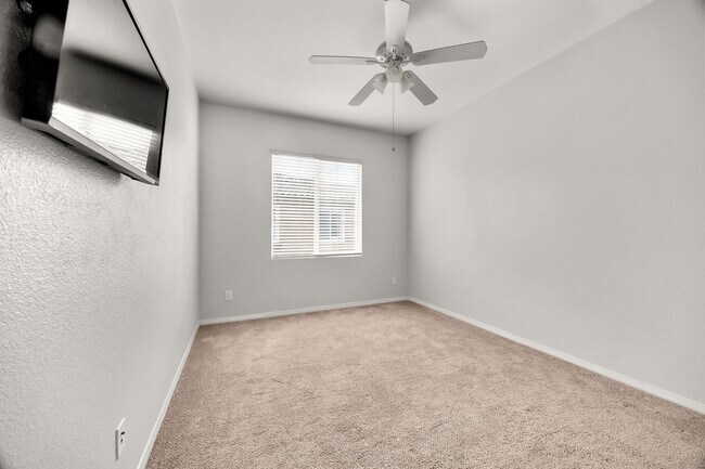 Building Photo - 2221 Capistrano Way