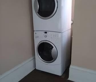 Building Photo - 100 N 5th St